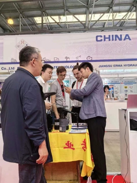 泰安同科液壓設(shè)備有限公司在俄羅斯舉辦的ctt工程機(jī)械展會(huì)中圓滿(mǎn)完成了參展任務(wù)